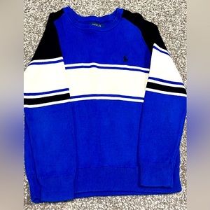 2 kids Polo pullover sweaters size 5T, in perfect conditions.